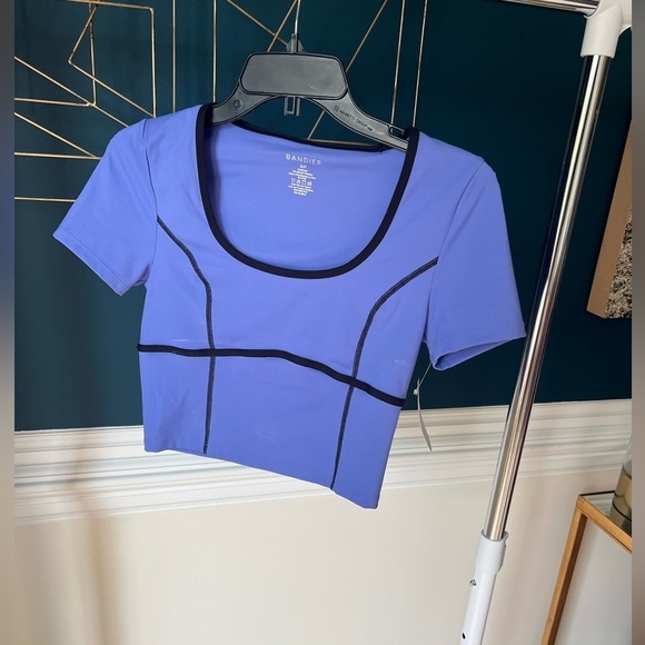 Bandier contrast seamed crop top - Picture 3 of 3